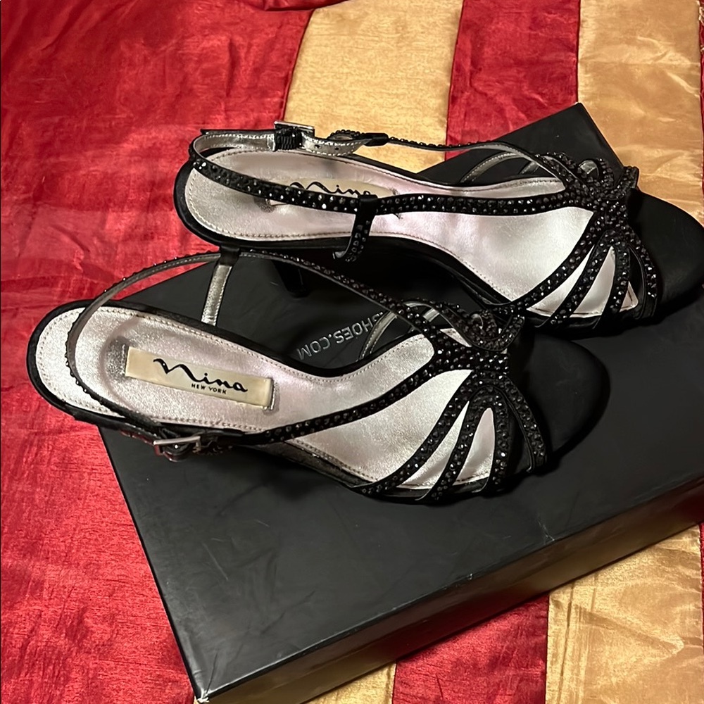 Nina Black Heels with High Stiletto and Criss-Cross Straps
